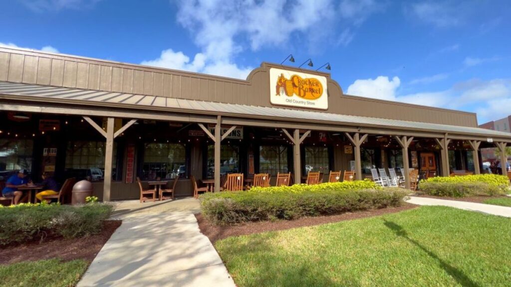 Cracker Barrel Unveils Powerful New Logo and Irresistible Fall Menu in Michigan