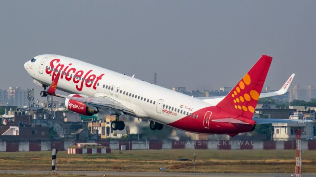 SpiceJet Plane Safely Lands