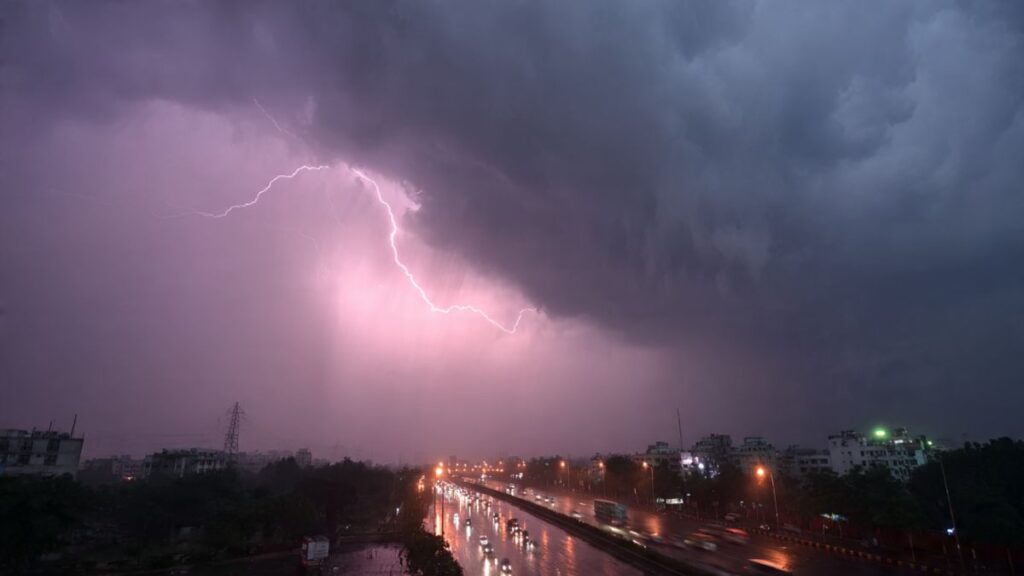 Delhi Rain Alert 5 Powerful Signs of Cool Relief