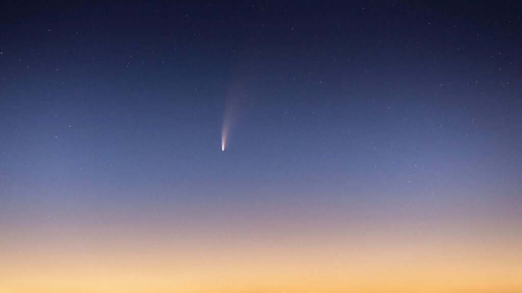 Interstellar Comet 3I 5 Spectacular Facts & Live Tracker