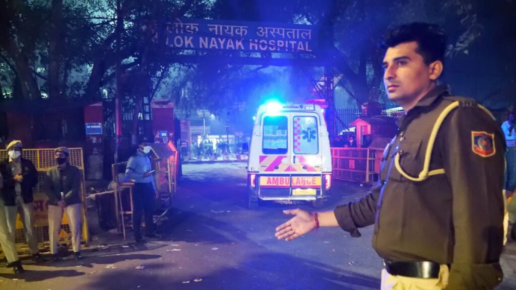 Delhi Red Fort Blast Update 8 Dead, Strong Probe