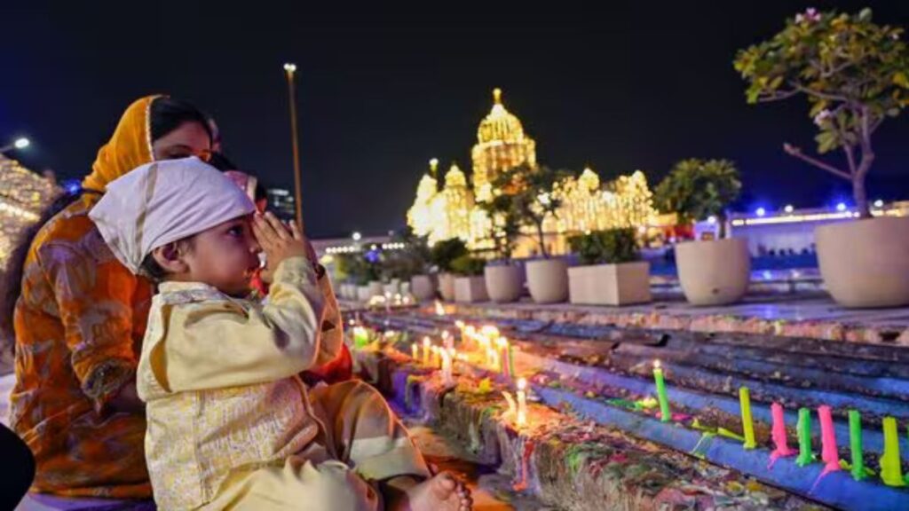 Guru Nanak Jayanti 2025 LIVE 7 Joyful Epic Ways to Celebrate