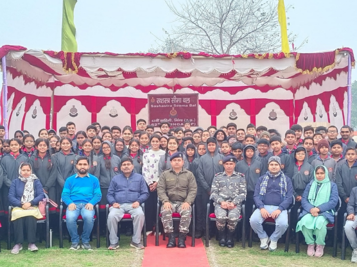 SSB organize an arms exhibition for school students in Shravasti