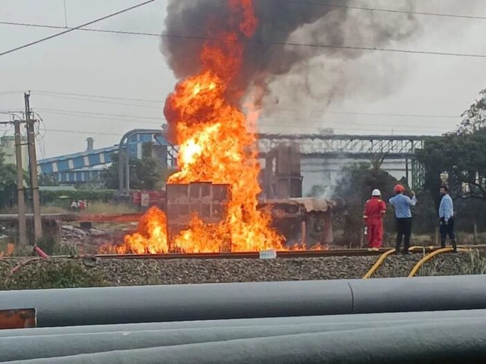 Haldia Petrochemicals Pipeline Erupts in Flames 20 Shoking Incident